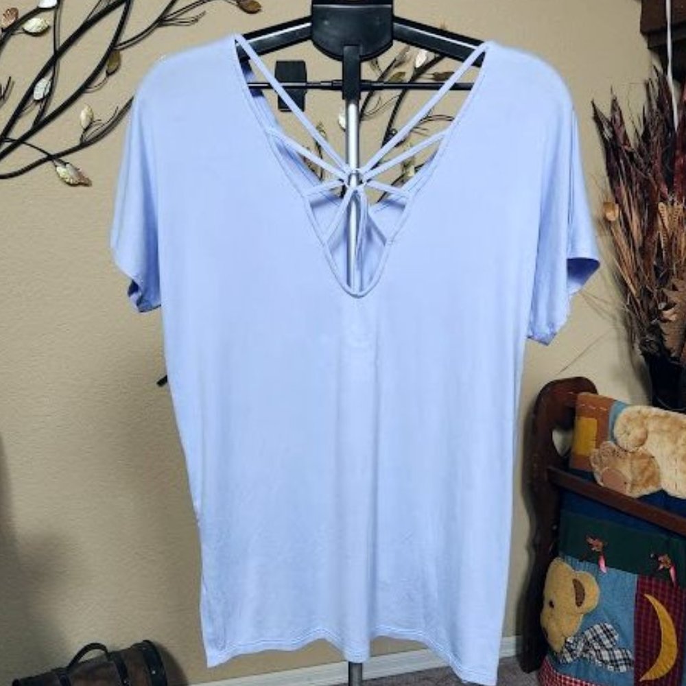 NWT Maurices sz small blue criss cross back top